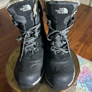 The North Face Women Chilkat 400 Snow Boot, Black & Zinc Grey size: 8.5